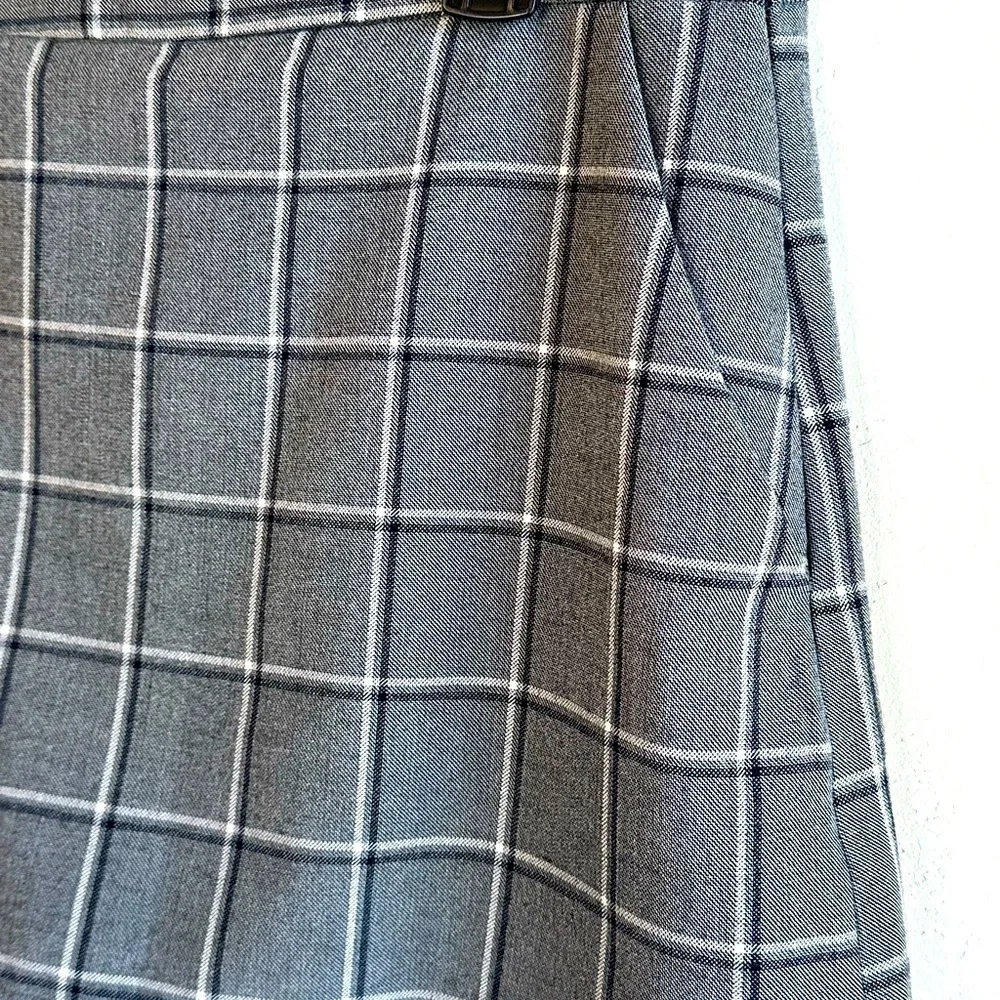 Forever 21 Gray and Black Academia Checked Plaid Skort Sz S